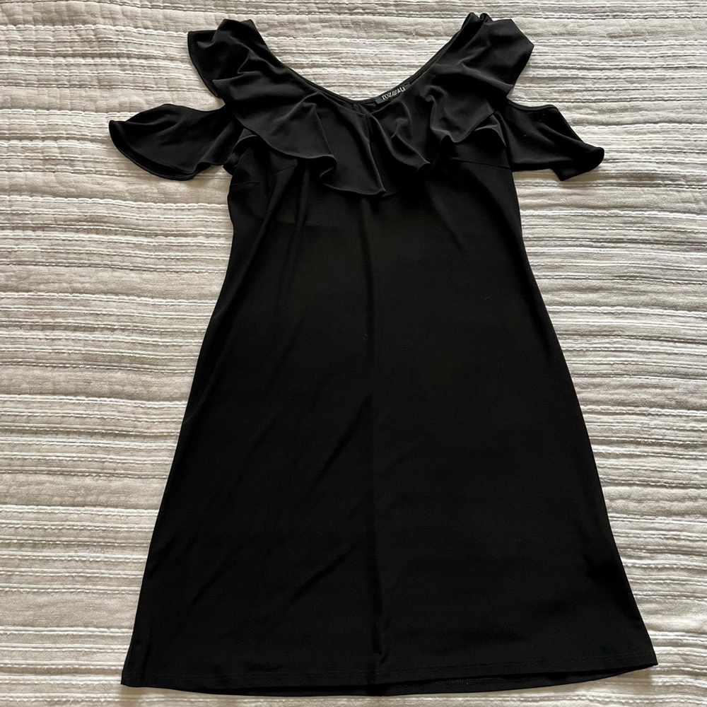 roz & ALI black off the shoulder ruffle dress size small